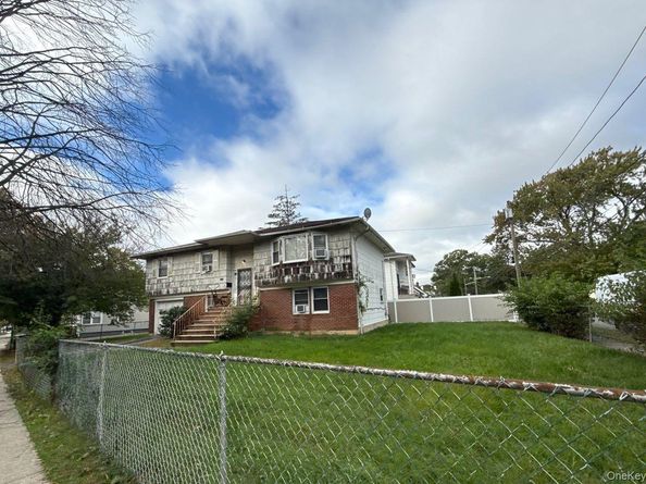 1214 Woodfield Road, Rockville Centre NY 11570