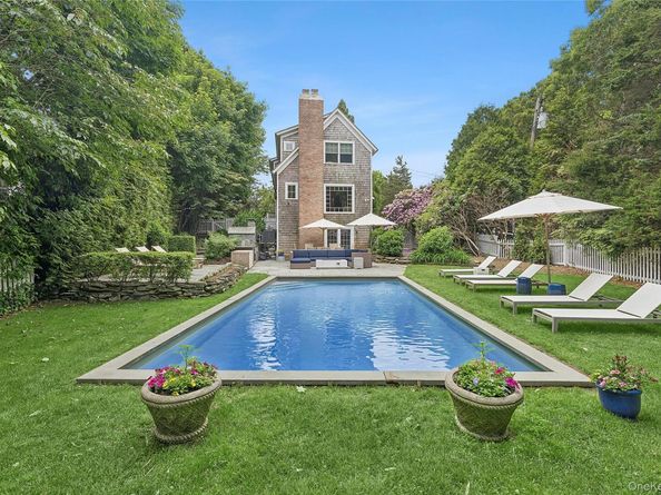 2 Schwenks Road, Water Mill NY 11976