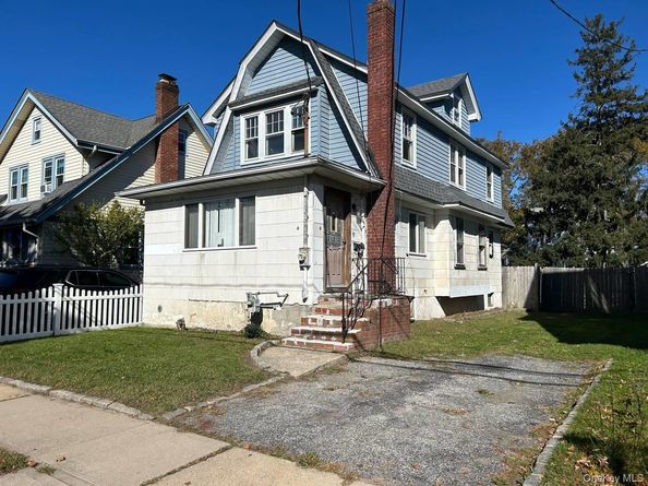 4 Everett Street, Lynbrook NY 11563
