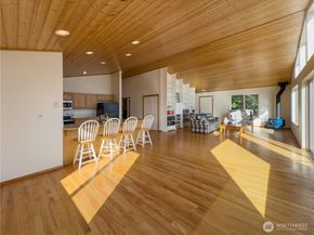 15 A Saratoga Drive, Hat Island WA 98206