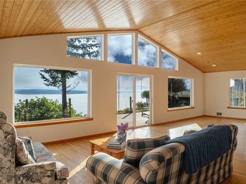 15 A Saratoga Drive
