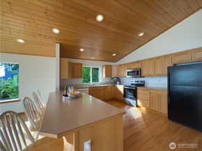 15 A Saratoga Drive, Hat Island WA 98206
