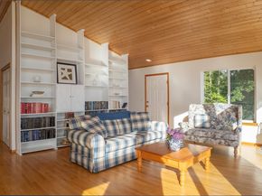 15 A Saratoga Drive, Hat Island WA 98206