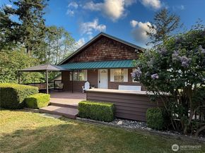 15 A Saratoga Drive, Hat Island WA 98206