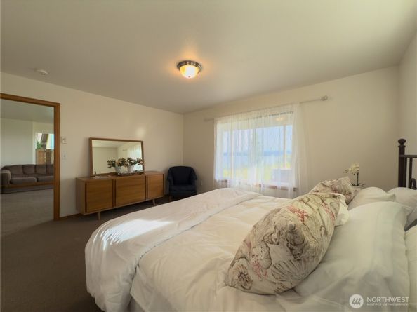 15 A Saratoga Drive, Hat Island WA 98206