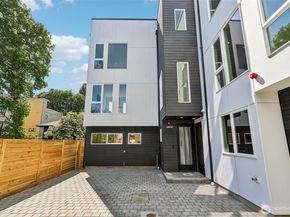 4425 Fremont Avenue N A, Seattle WA 98103