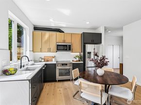 4425 Fremont Avenue N A, Seattle WA 98103