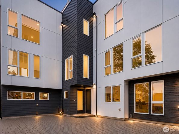 4425 Fremont Avenue N A, Seattle WA 98103