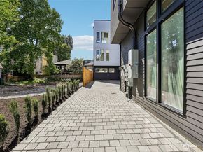 4425 Fremont Avenue N A, Seattle WA 98103