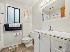 6830 Norma Beach Road, Edmonds WA 98026