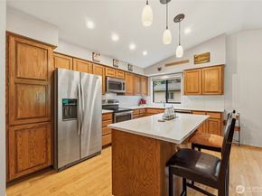 6830 Norma Beach Road, Edmonds WA 98026