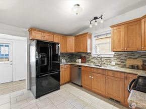 3557 S Hudson Street, Seattle WA 98118