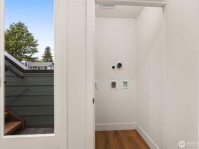 7403 Dayton Avenue N, Seattle WA 98103