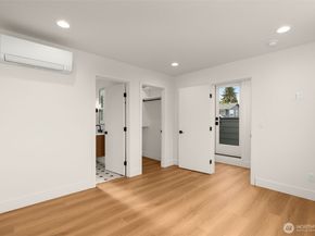7403 Dayton Avenue N, Seattle WA 98103