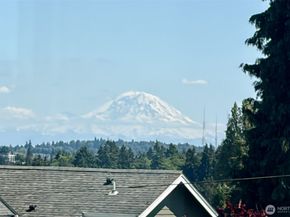 7403 Dayton Avenue N, Seattle WA 98103