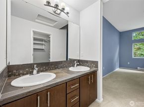 21048 40th Place S J2, SeaTac WA 98198
