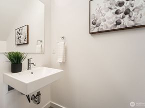 6610 Carleton Avenue S B, Seattle WA 98108
