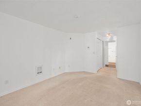 13717 Linden Avenue N 221, Seattle WA 98133