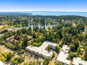 13717 Linden Avenue N 221, Seattle WA 98133