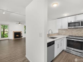 13717 Linden Avenue N 221, Seattle WA 98133