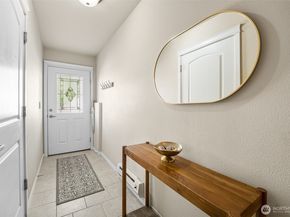 524 Pilchuck Path, Everett WA 98201