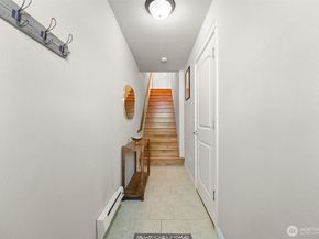 524 Pilchuck Path, Everett WA 98201