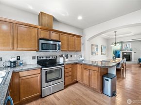 524 Pilchuck Path, Everett WA 98201