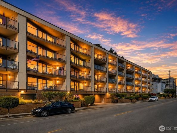 1221 Harbor Avenue SW 105, Seattle WA 98116