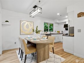 17409 NE 88th Place 9E, Redmond WA 98052