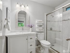 17409 NE 88th Place 9E, Redmond WA 98052
