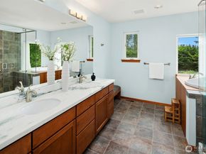 14730 75th Avenue NE, Kenmore WA 98028