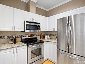 18505 SE Newport Way D118, Issaquah WA 98027