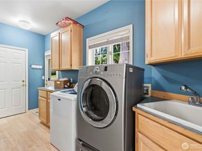 7214 204th Dr NE, Redmond WA 98053