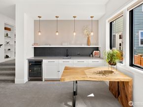 728 W Etruria Street, Seattle WA 98119