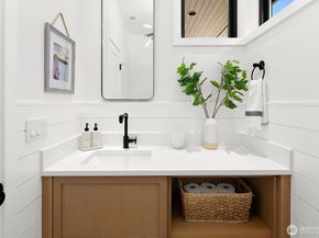 728 W Etruria Street, Seattle WA 98119