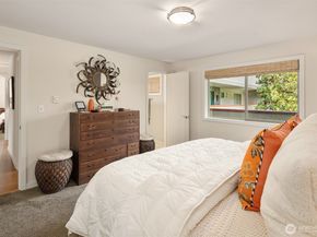 9951 Lake Washington Blvd NE 23, Bellevue WA 98004