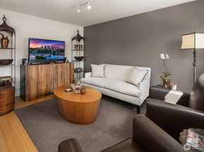 9951 Lake Washington Blvd NE 23, Bellevue WA 98004