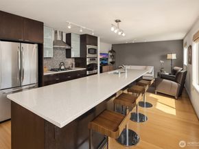9951 Lake Washington Blvd NE 23, Bellevue WA 98004