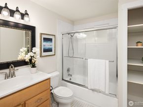 14011 98th Avenue NE, Kirkland WA 98034