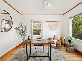 6716 37th Avenue SW, Seattle WA 98126