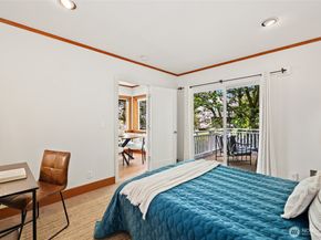 6716 37th Avenue SW, Seattle WA 98126