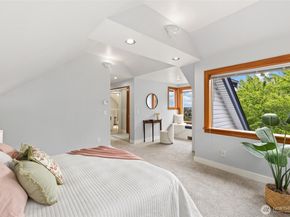 6716 37th Avenue SW, Seattle WA 98126