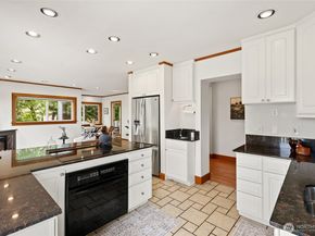 6716 37th Avenue SW, Seattle WA 98126