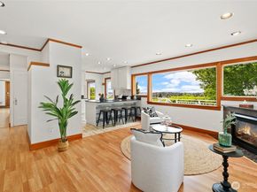 6716 37th Avenue SW, Seattle WA 98126