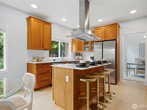 10115 NE 24th St, Bellevue WA 98004