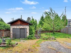 926 E Marine View Drive, Everett WA 98201
