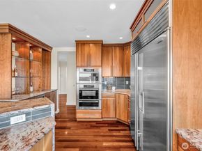 15423 SE 58th St, Bellevue WA 98006