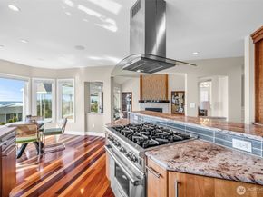 15423 SE 58th St, Bellevue WA 98006
