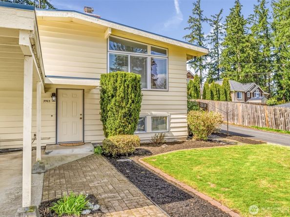3953 153rd Avenue SE, Bellevue WA 98006