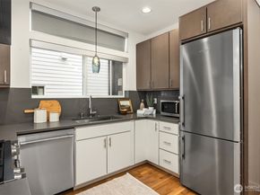 2005 Dexter Avenue N B, Seattle WA 98109